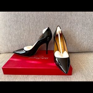 BRAND NEW! Ferragamo Susi Black Pumps